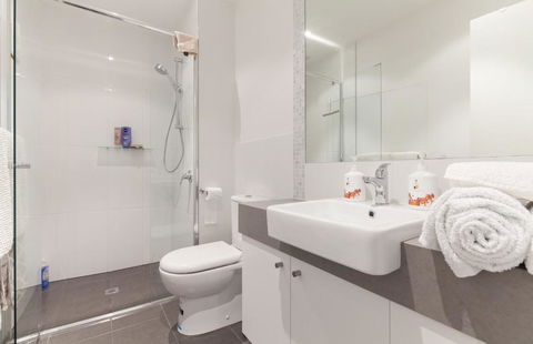 Perth Luxury City Apartment- Free Parking - Melbourne Tourism 7