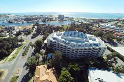 Atrium Hotel Mandurah - Melbourne Tourism 13