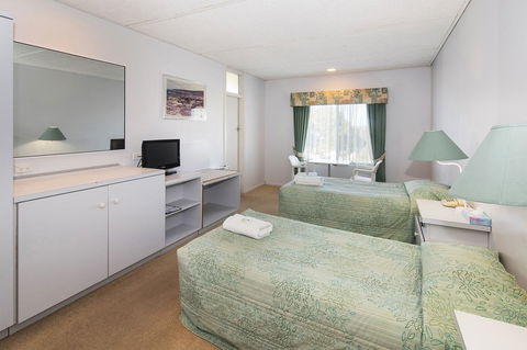 Augusta Hotel Motel - Melbourne Tourism 1