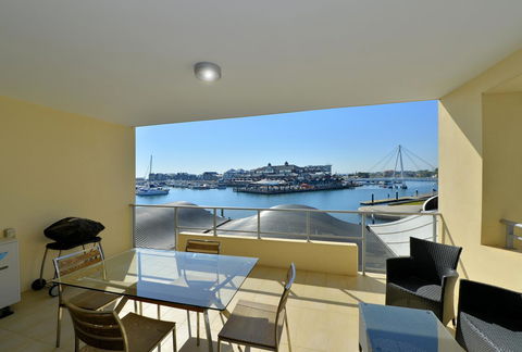 Dolphin Quay Apartments - Melbourne Tourism 8