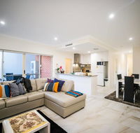 VIP Stays - Villa De Burswood Luxury 3BR Suite w/ King Bed FREE WIFI - Melbourne Tourism