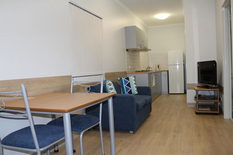 Mandurah Ocean Marina Chalets - Melbourne Tourism 6