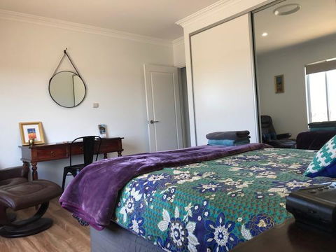 The Mains Guest House 2 Bedroom Farm Stay - Melbourne Tourism 5