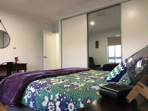 The Mains Guest House 2 Bedroom Farm Stay - Melbourne Tourism 6