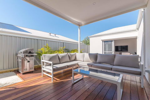 Karrinyup Waters Luxury House Rental - Melbourne Tourism 17