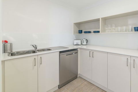 Karrinyup Waters Luxury House Rental - Melbourne Tourism 14