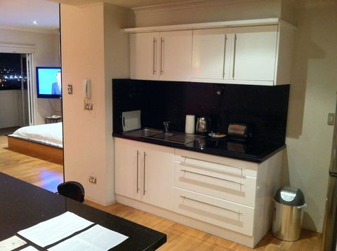 Colin St Apartment - Melbourne Tourism 3