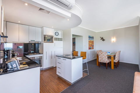 A 406 FANTASTIC OCEAN BEACH And MARINA VIEW APT - MANDURAH - Melbourne Tourism 21