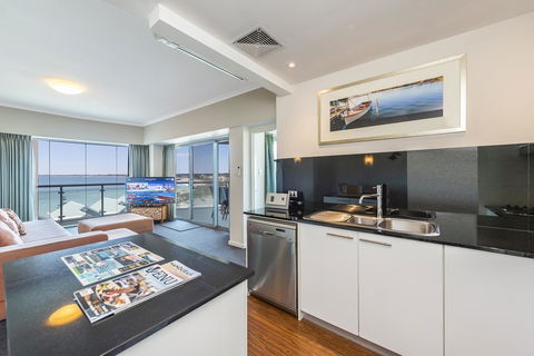 A 406 FANTASTIC OCEAN BEACH And MARINA VIEW APT - MANDURAH - Melbourne Tourism 18