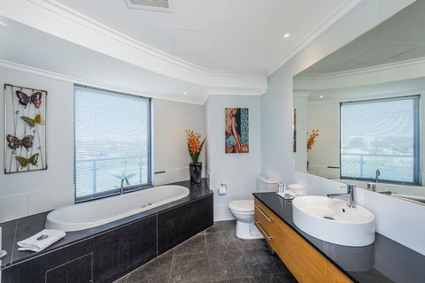 A 406 FANTASTIC OCEAN BEACH And MARINA VIEW APT - MANDURAH - Melbourne Tourism 14