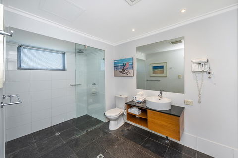 A 406 FANTASTIC OCEAN BEACH And MARINA VIEW APT - MANDURAH - Melbourne Tourism 16