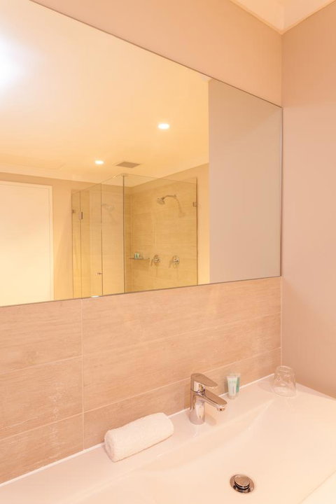 The Marina Hotel - Mindarie - Melbourne Tourism 13