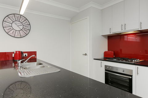 Perth Comfy Stays - Melbourne Tourism 17