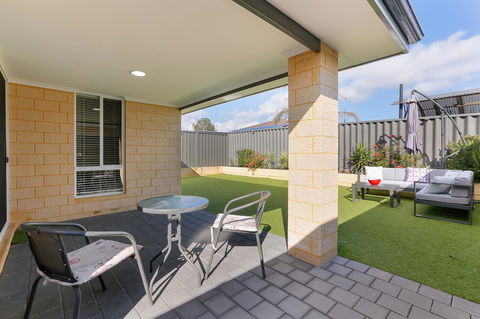 Perth Comfy Stays - Melbourne Tourism 11