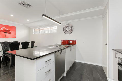 Perth Comfy Stays - Melbourne Tourism 14