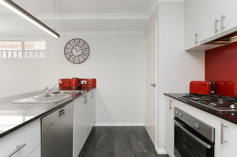 Perth Comfy Stays - Melbourne Tourism 15