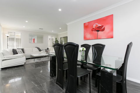 Perth Comfy Stays - Melbourne Tourism 19