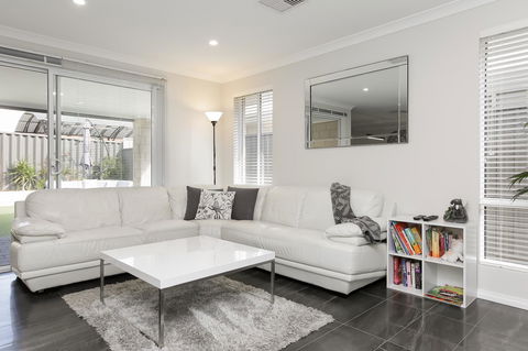 Perth Comfy Stays - Melbourne Tourism 5