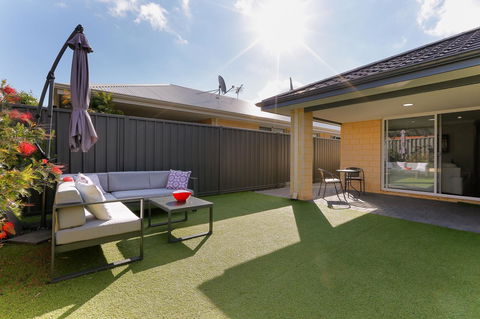 Perth Comfy Stays - Melbourne Tourism 9