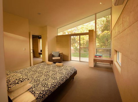 Selador - Melbourne Tourism 13