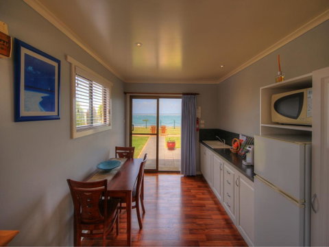 Stanley Village Waterfront Accommodation - Melbourne Tourism 14
