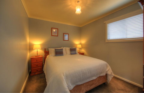 Stanley Village Waterfront Accommodation - Melbourne Tourism 21