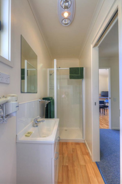 Bicheno Cabin Park - Melbourne Tourism 21