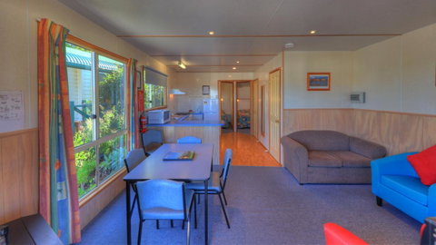 Bicheno Cabin Park - Melbourne Tourism 9