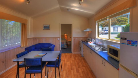 Bicheno Cabin Park - Melbourne Tourism 15
