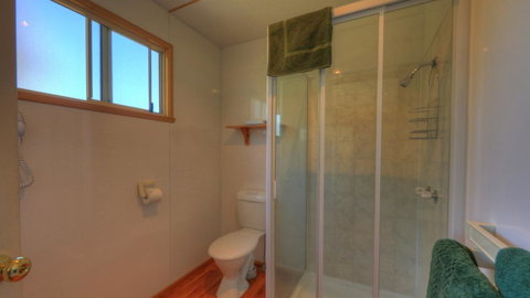 Bicheno Cabin Park - Melbourne Tourism 38