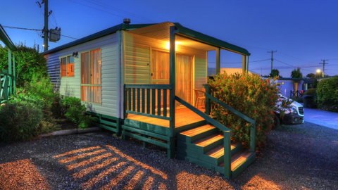 Bicheno Cabin Park - Melbourne Tourism 4