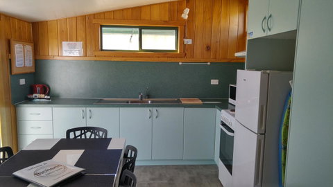 Bicheno Cabin Park - Melbourne Tourism 23