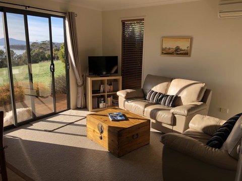 Convict Beach House - Melbourne Tourism 10