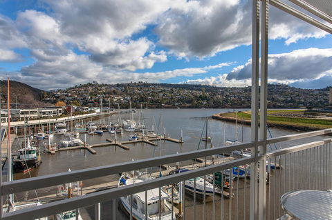 Peppers Seaport Hotel - Melbourne Tourism 24