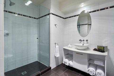 Peppers Seaport Hotel - Melbourne Tourism 8