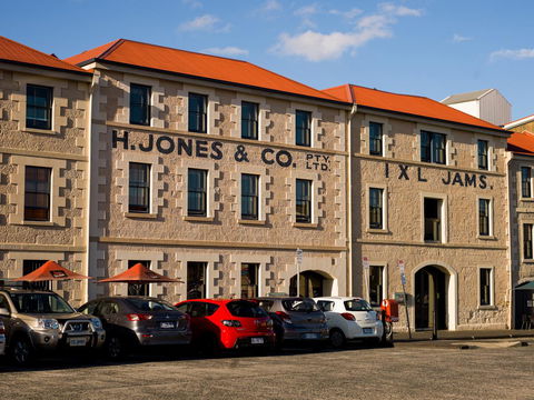 The Henry Jones Art Hotel - Melbourne Tourism 5