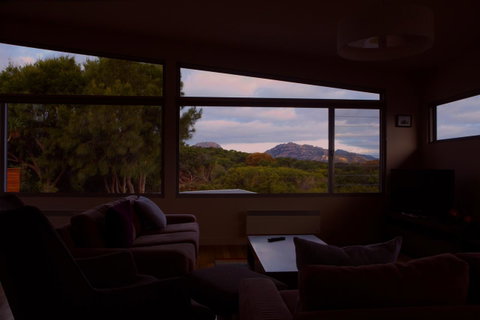Eagle Peaks At Freycinet - Melbourne Tourism 19