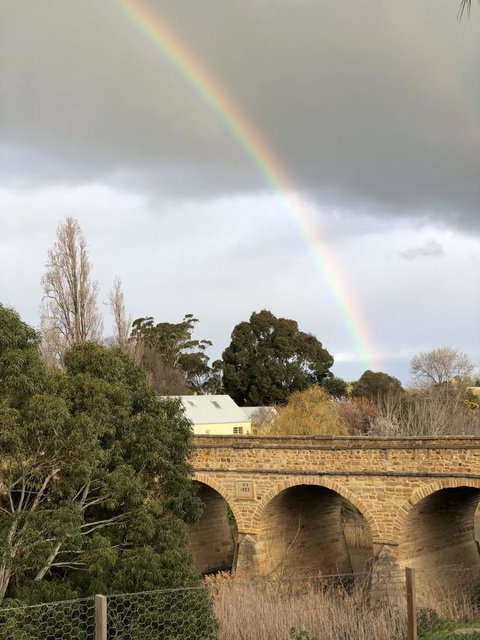 Richmond Bridge Accommodation â€œTwo The Bridgeâ€ - Melbourne Tourism 0