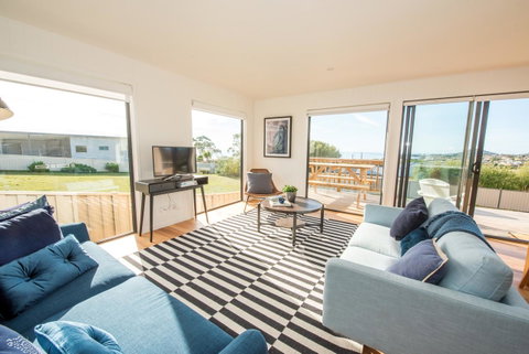 Beach House XIV - Melbourne Tourism 0