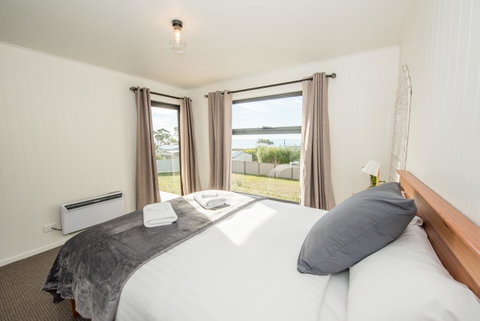 Beach House XIV - Melbourne Tourism 9