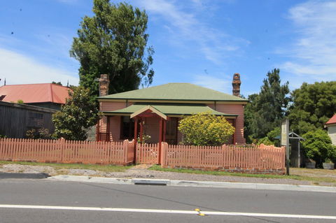 Kerrellie Cottages 2, 4 & 8 Reid Street - Melbourne Tourism 2