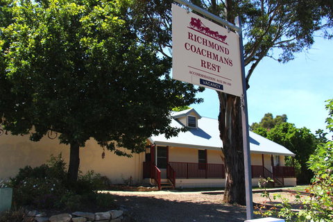 Richmond Coachmans Rest - Melbourne Tourism 10