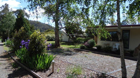 Karoola Cottage Self Contained - Melbourne Tourism 3