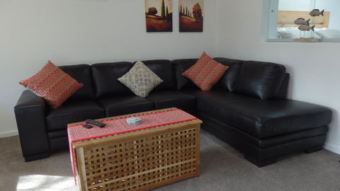 Karoola Cottage Self Contained - Melbourne Tourism 4