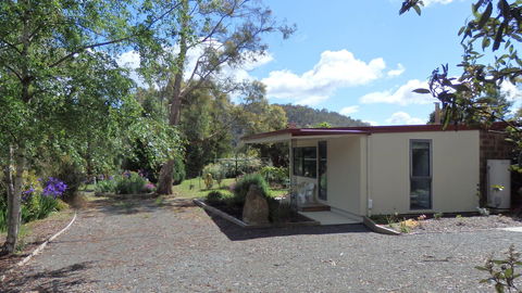 Karoola Cottage Self Contained - Melbourne Tourism 10