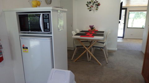 Karoola Cottage Self Contained - Melbourne Tourism 6