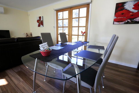 Riverwalk B&B - Melbourne Tourism 11
