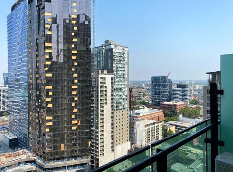 New CBD Apartment With Balcony Near Southern Cross Station - Melbourne Tourism 1