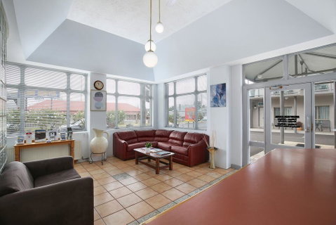 New England Motor Inn - Melbourne Tourism 3