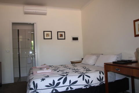 Norwood House Motel & Receptions - Melbourne Tourism 3